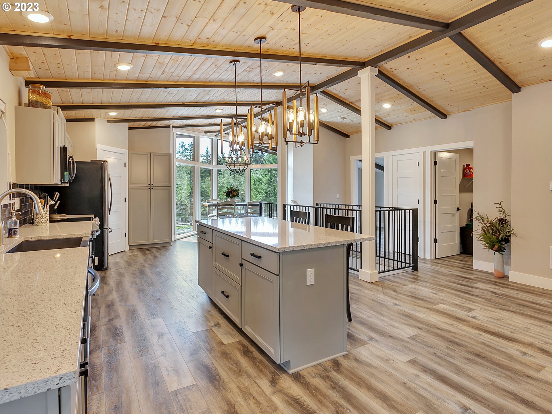 21375 South Lower Highland Road Beavercreek, OR 97004 - Photo 6 of 39 Gallery Image 6