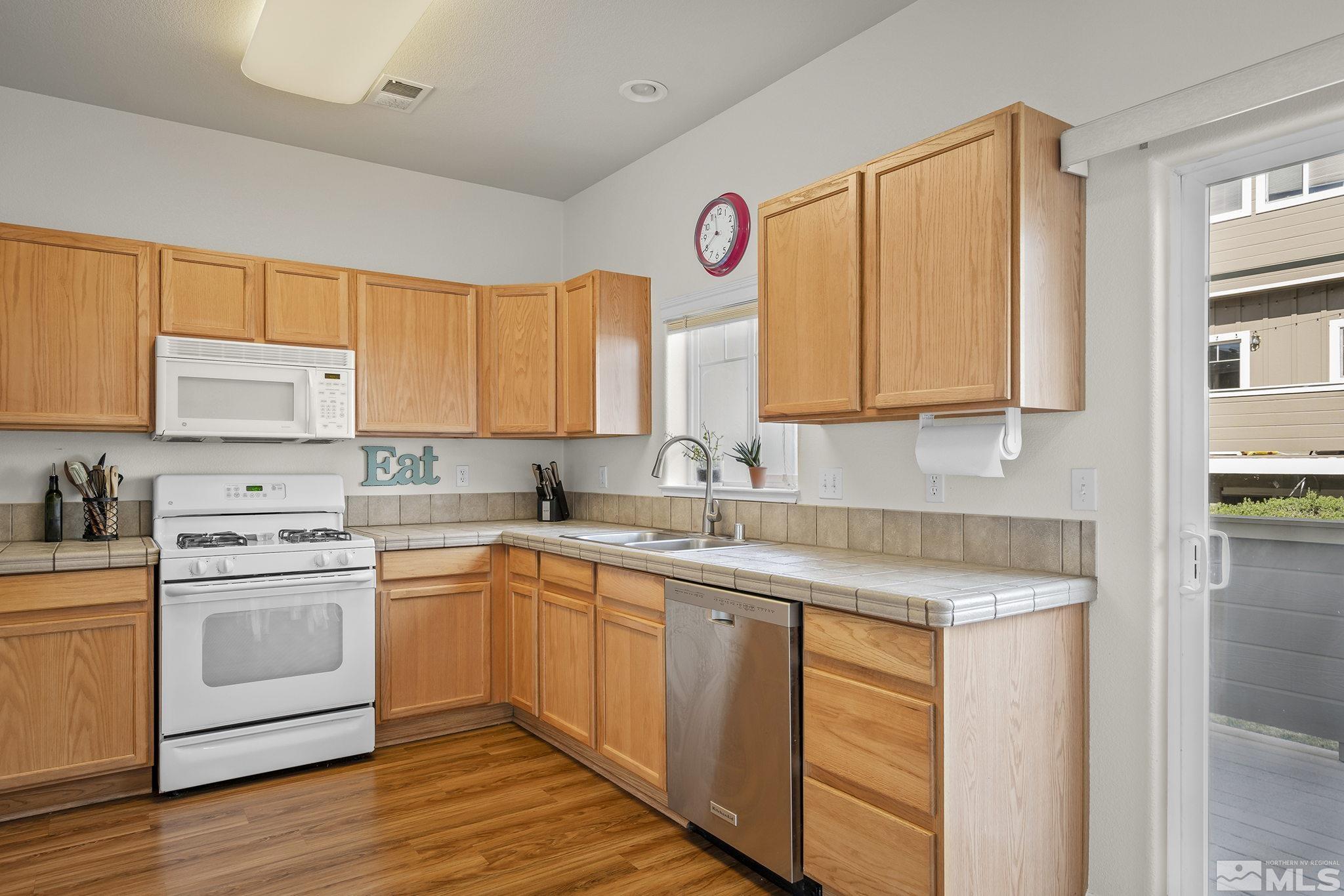 4180 Amber Marie Lane Reno, NV 89503 - Photo 8 of 15 Photo 8