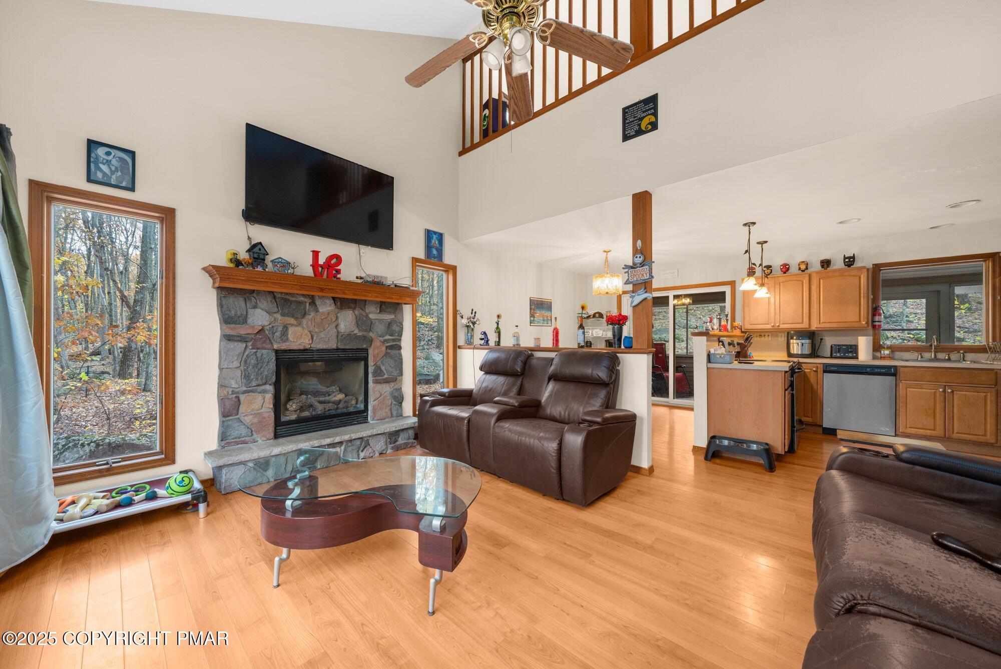 109 Bluestone Drive Hawley, PA 18428 - Photo 5 of 27 IMG_1617