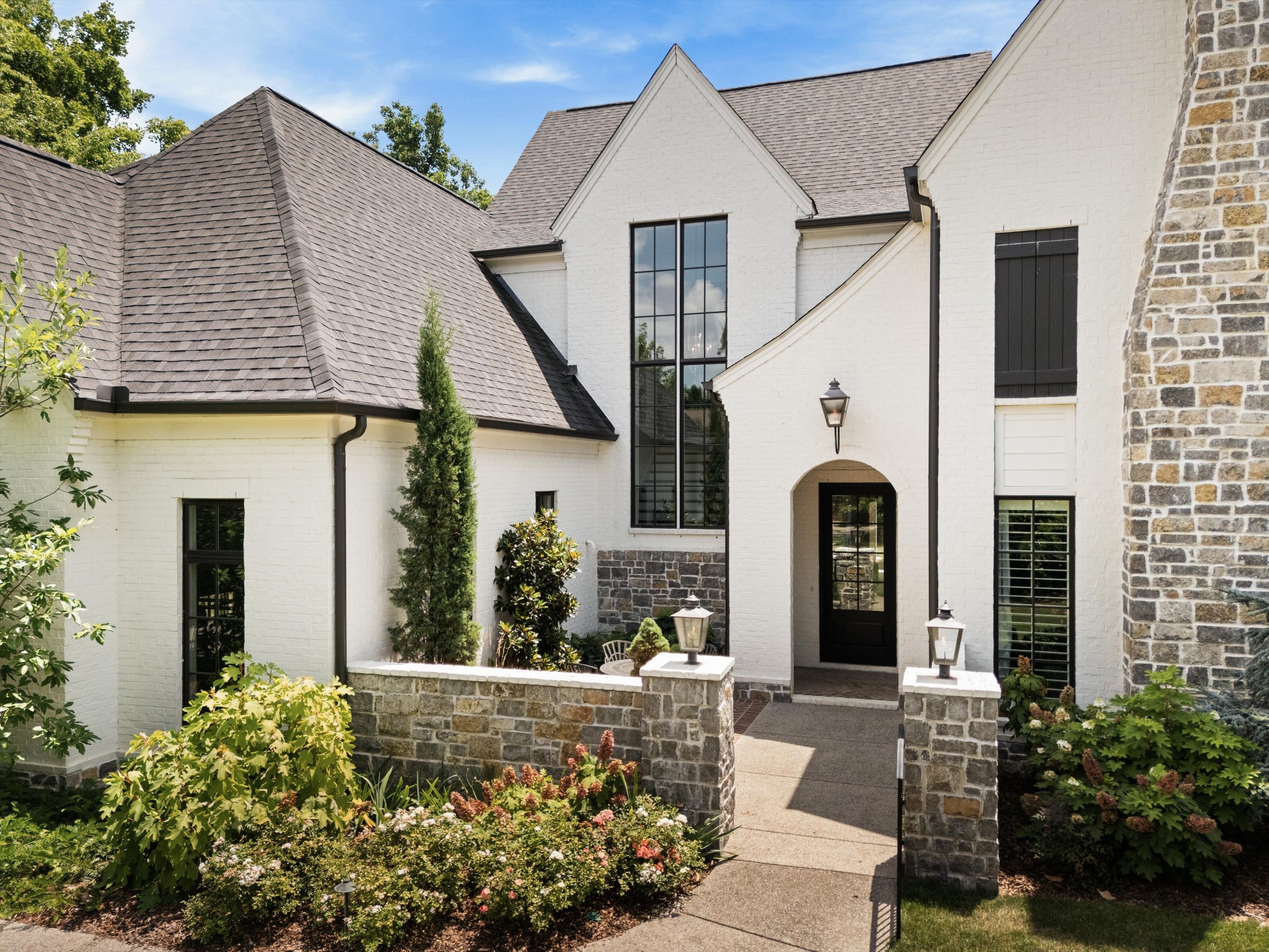 135 Alton Road Nashville, TN 37205 - Photo 2 of 52