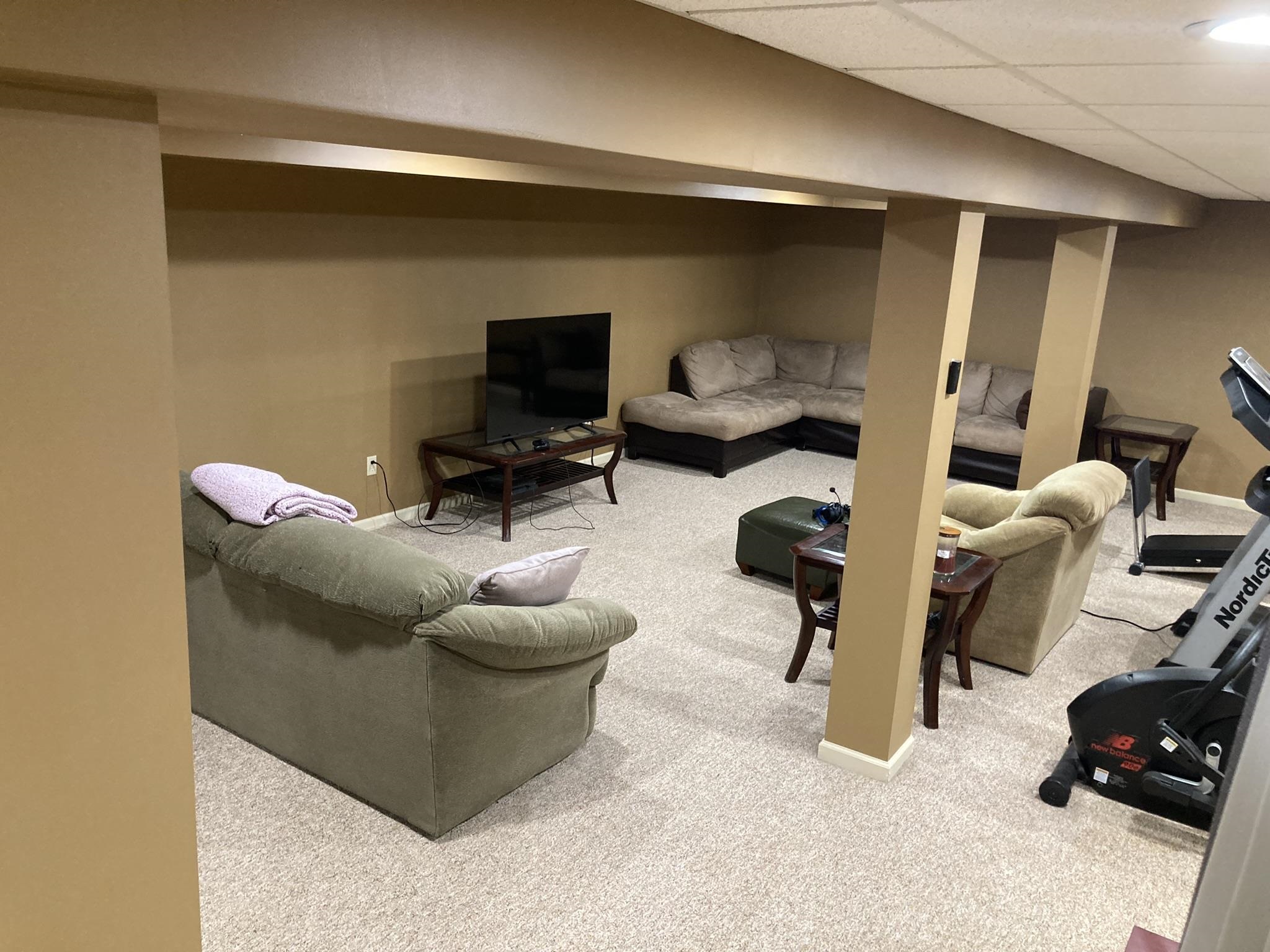 4326 North Center Road Flint, MI 48506 - Photo 28 of 49 50126417-27.JPG