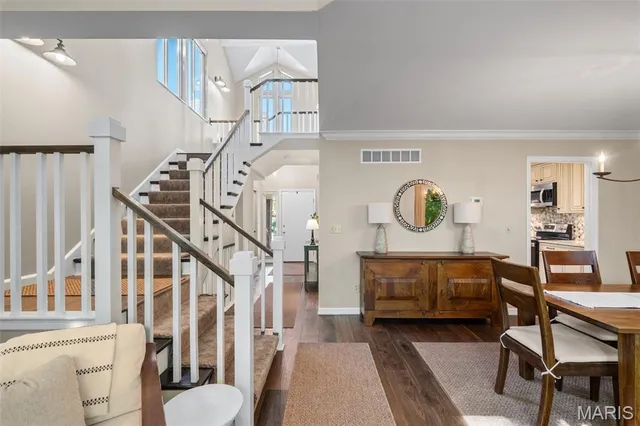 $400,000 | 35 Ridgeview Cir Court, Ballwin, MO 63021