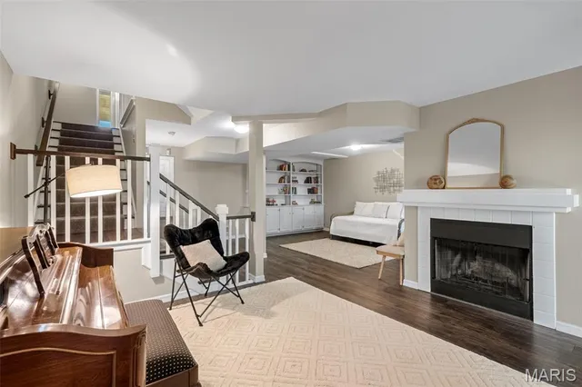 $400,000 | 35 Ridgeview Cir Court, Ballwin, MO 63021