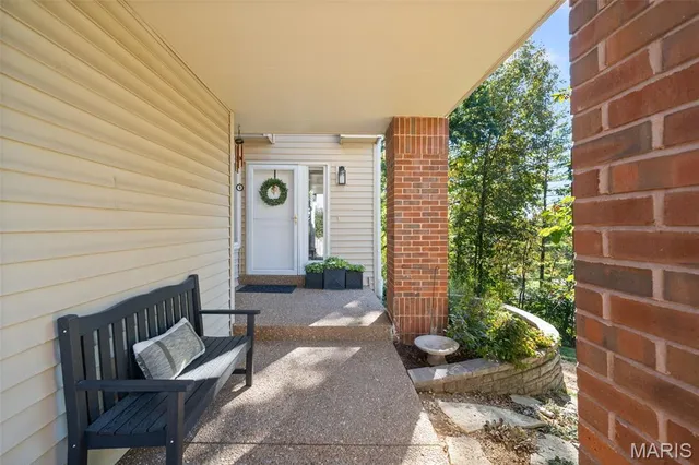 $400,000 | 35 Ridgeview Cir Court, Ballwin, MO 63021