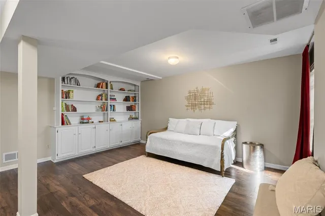 $400,000 | 35 Ridgeview Cir Court, Ballwin, MO 63021