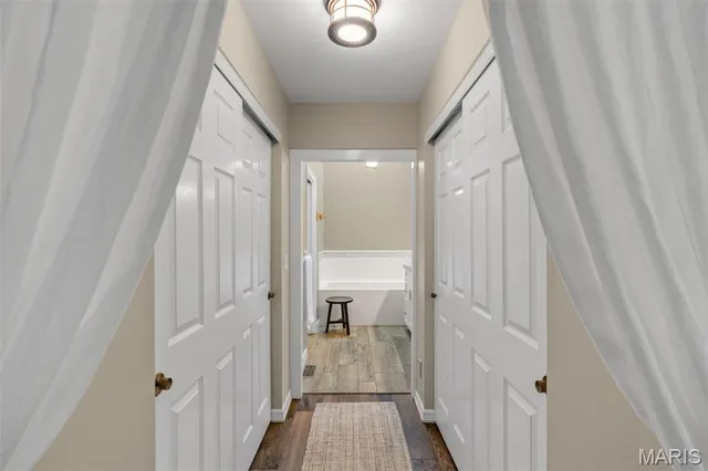 $400,000 | 35 Ridgeview Cir Court, Ballwin, MO 63021