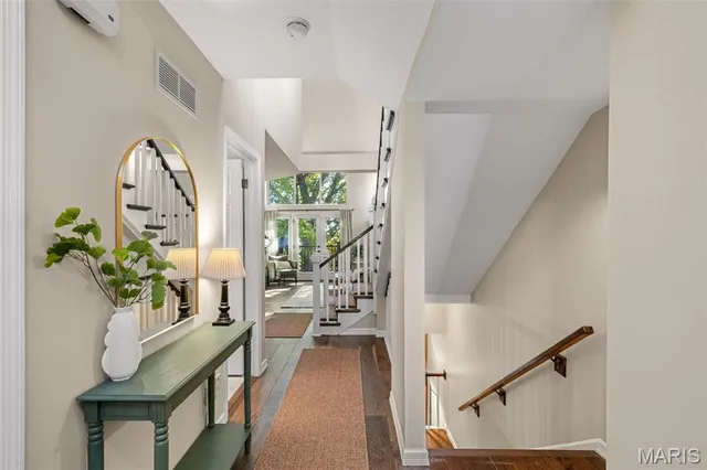 $400,000 | 35 Ridgeview Cir Court, Ballwin, MO 63021