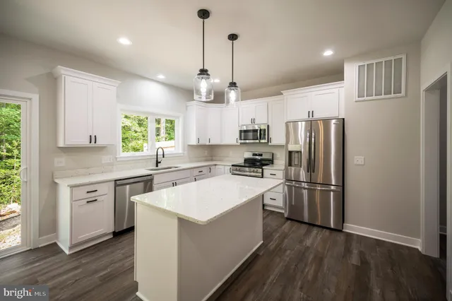 $579,900 | 10598 Greenwood Drive, Spotsylvania, VA 22553