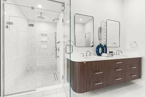 $3,285,000 | 8 Oakdale Avenue, Wellesley, MA 02482