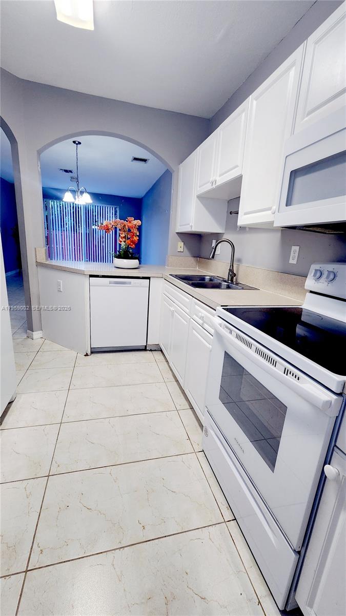 741 Southeast 2nd Street, Unit 741 Homestead, FL 33030 - Photo 8 of 31