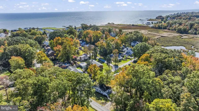 $319,900 | 4950 West End Avenue, Shady Side, MD 20764