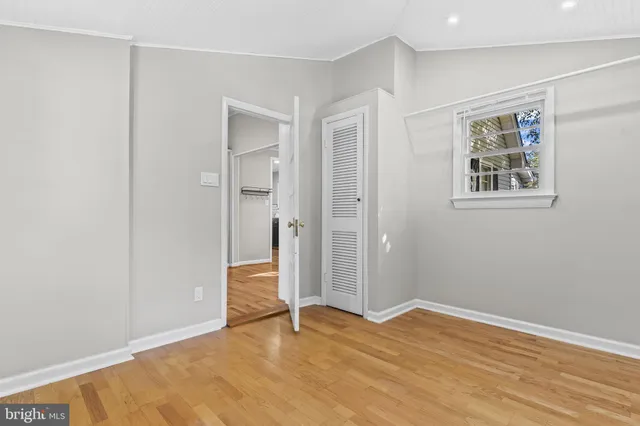 $319,900 | 4950 West End Avenue, Shady Side, MD 20764