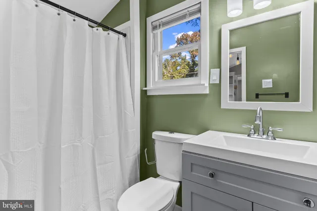 $319,900 | 4950 West End Avenue, Shady Side, MD 20764