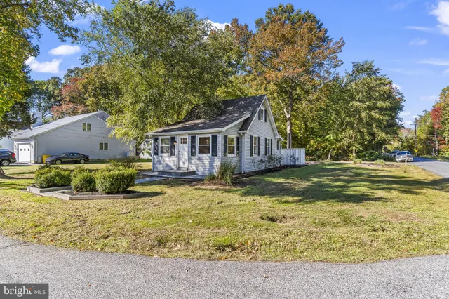 $319,900 | 4950 West End Avenue, Shady Side, MD 20764