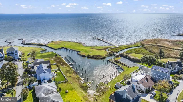 $319,900 | 4950 West End Avenue, Shady Side, MD 20764