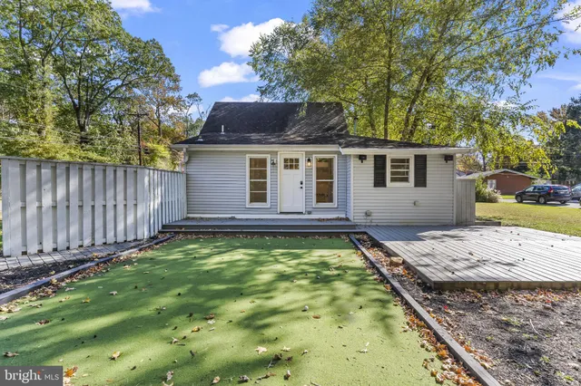 $319,900 | 4950 West End Avenue, Shady Side, MD 20764