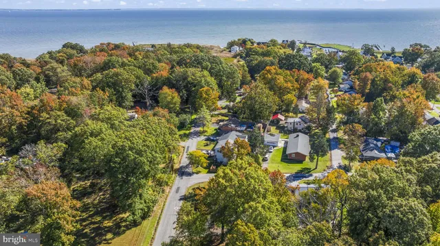 $319,900 | 4950 West End Avenue, Shady Side, MD 20764