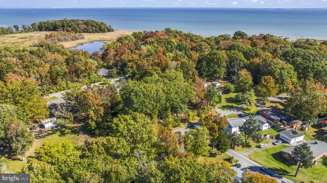 $319,900 | 4950 West End Avenue, Shady Side, MD 20764