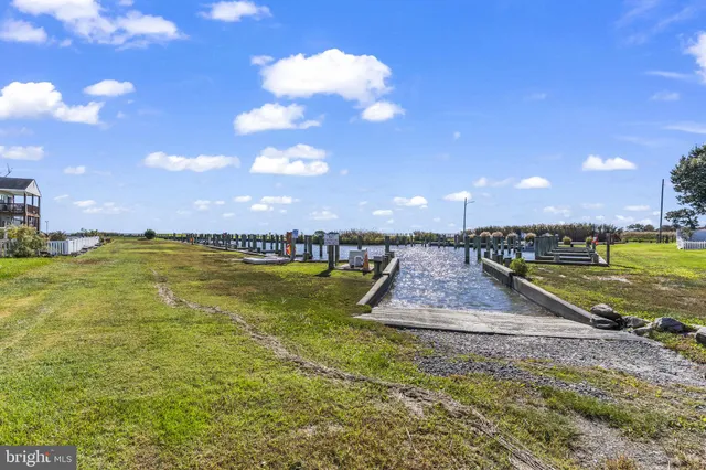 $319,900 | 4950 West End Avenue, Shady Side, MD 20764