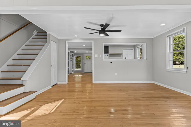 $319,900 | 4950 West End Avenue, Shady Side, MD 20764