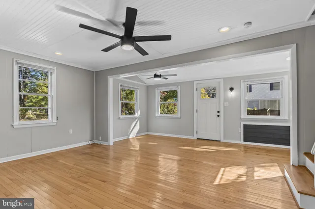 $319,900 | 4950 West End Avenue, Shady Side, MD 20764