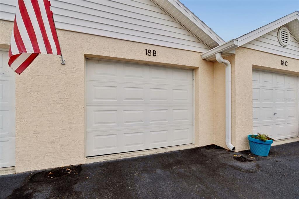 6499 99th Way North, Unit 18B St. Petersburg, FL 33708 - Photo 63 of 98 a view of a back yard of the house