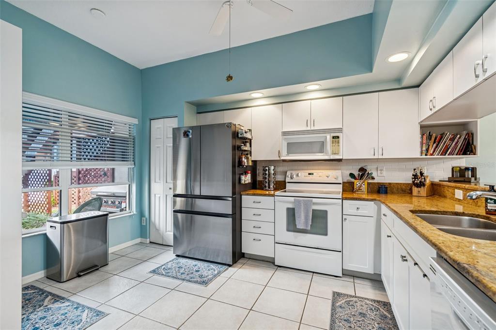 6499 99th Way North, Unit 18B St. Petersburg, FL 33708 - Photo 8 of 98