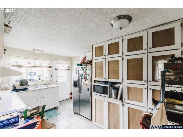 775 Crowfoot Road Lebanon, OR 97355 - Photo 4 of 32 Gallery Image 4