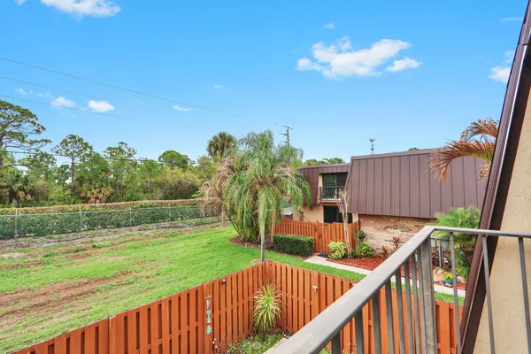 $240,000 | 5627 Southeast Windsong Lane, Unit 514, Stuart, FL 34997