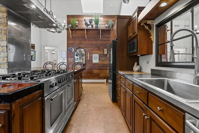 $899,900 | 42W534 Empire Road, St. Charles, IL 60175