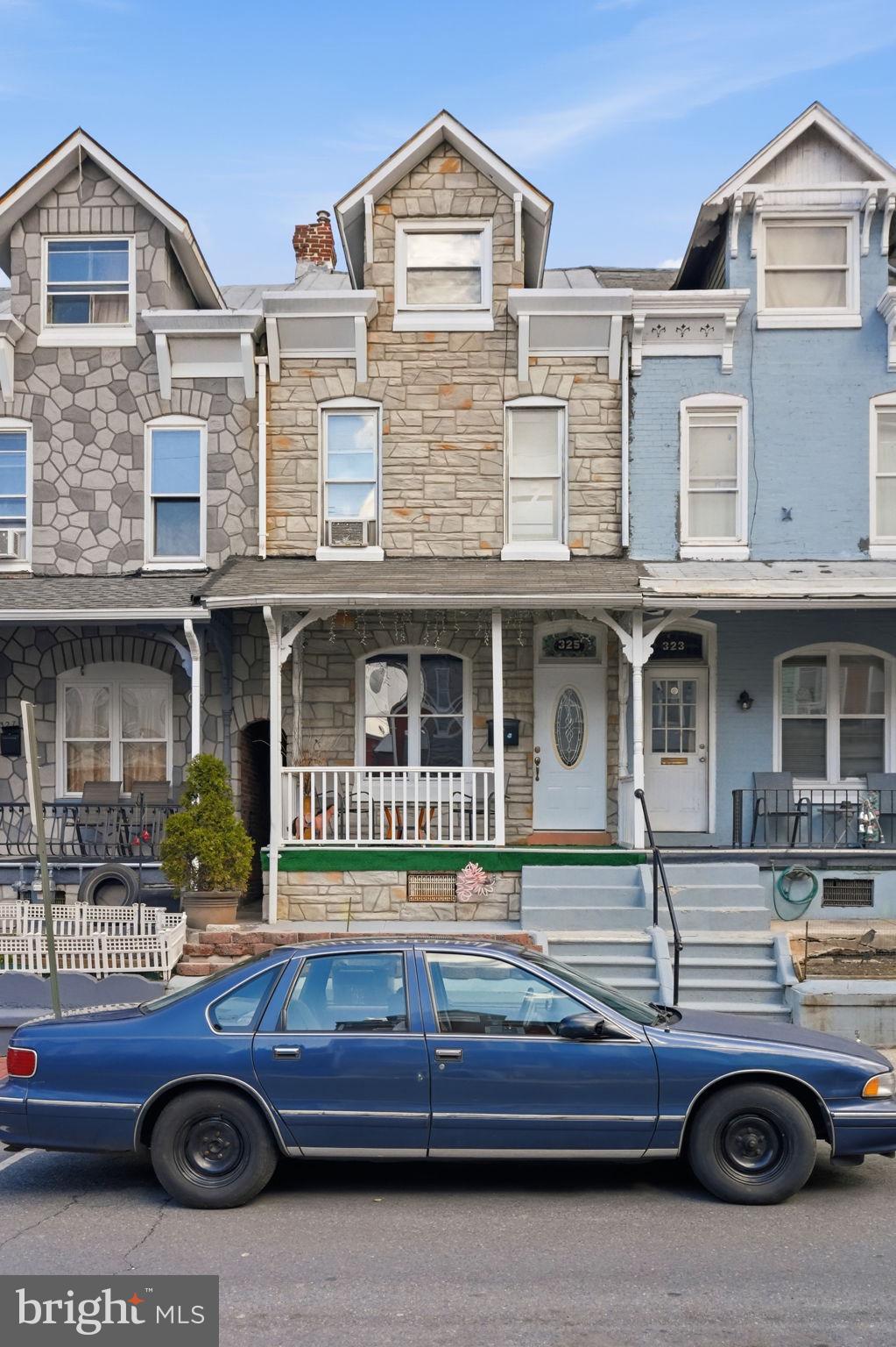 325 Pear Street Reading, PA 19601 - Photo 2 of 40