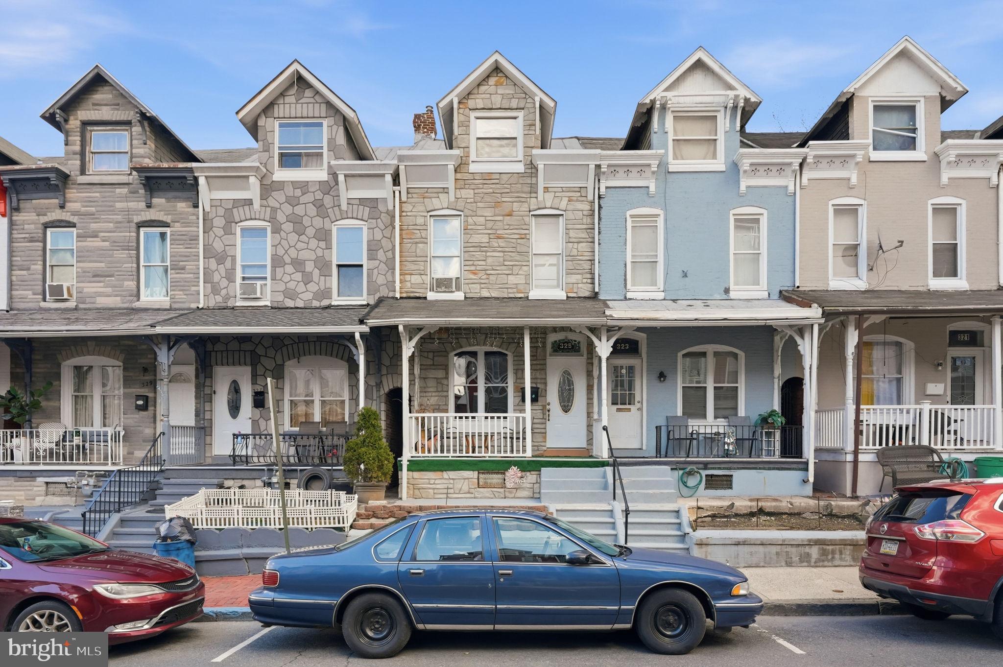 325 Pear Street Reading, PA 19601 - Photo 3 of 40