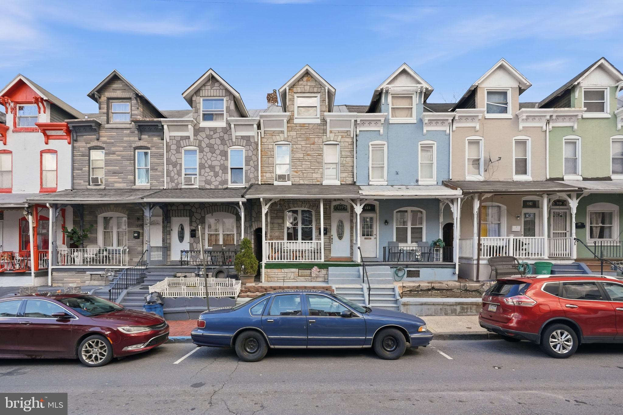 325 Pear Street Reading, PA 19601 - Photo 4 of 40