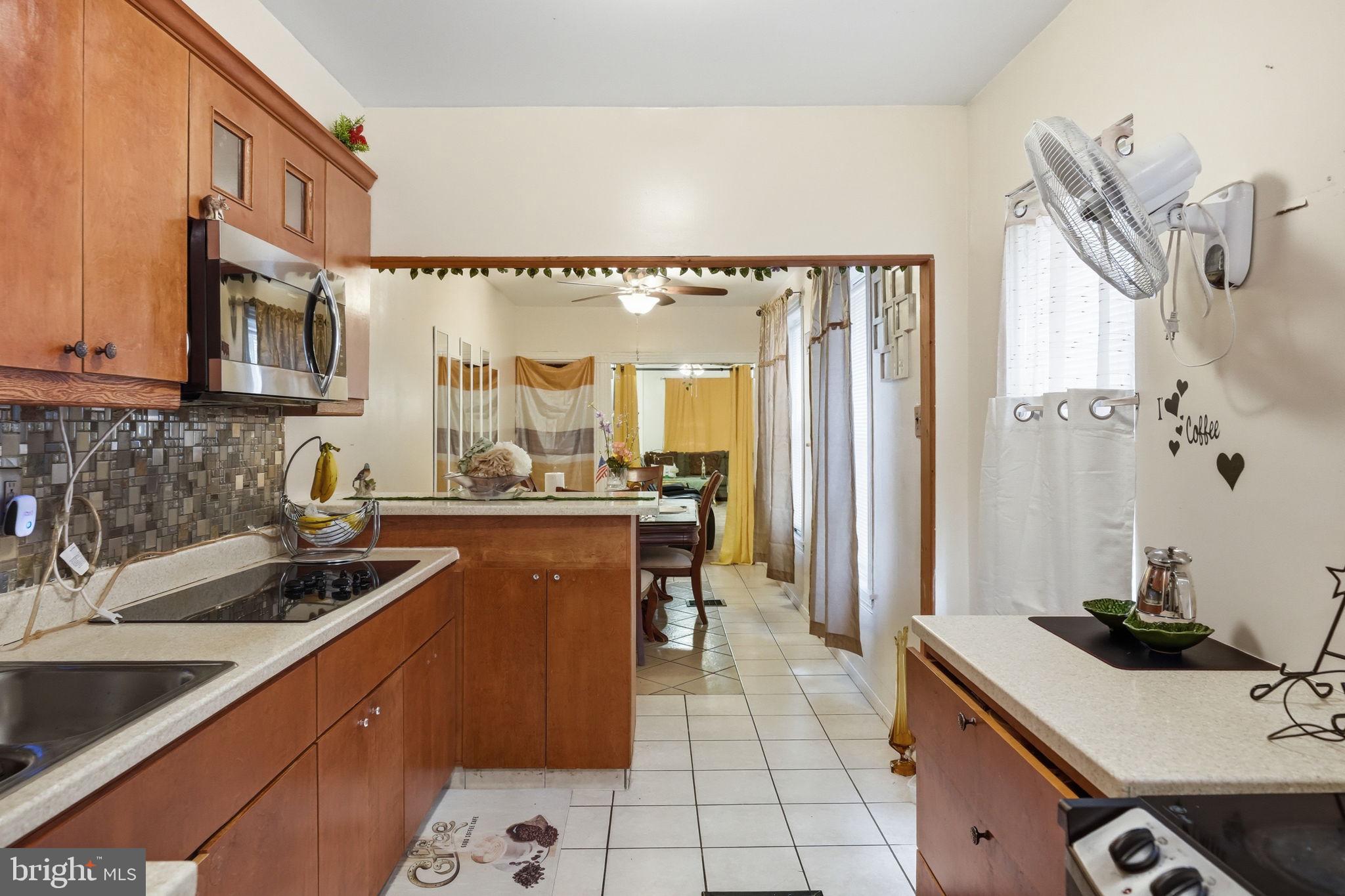 325 Pear Street Reading, PA 19601 - Photo 9 of 40