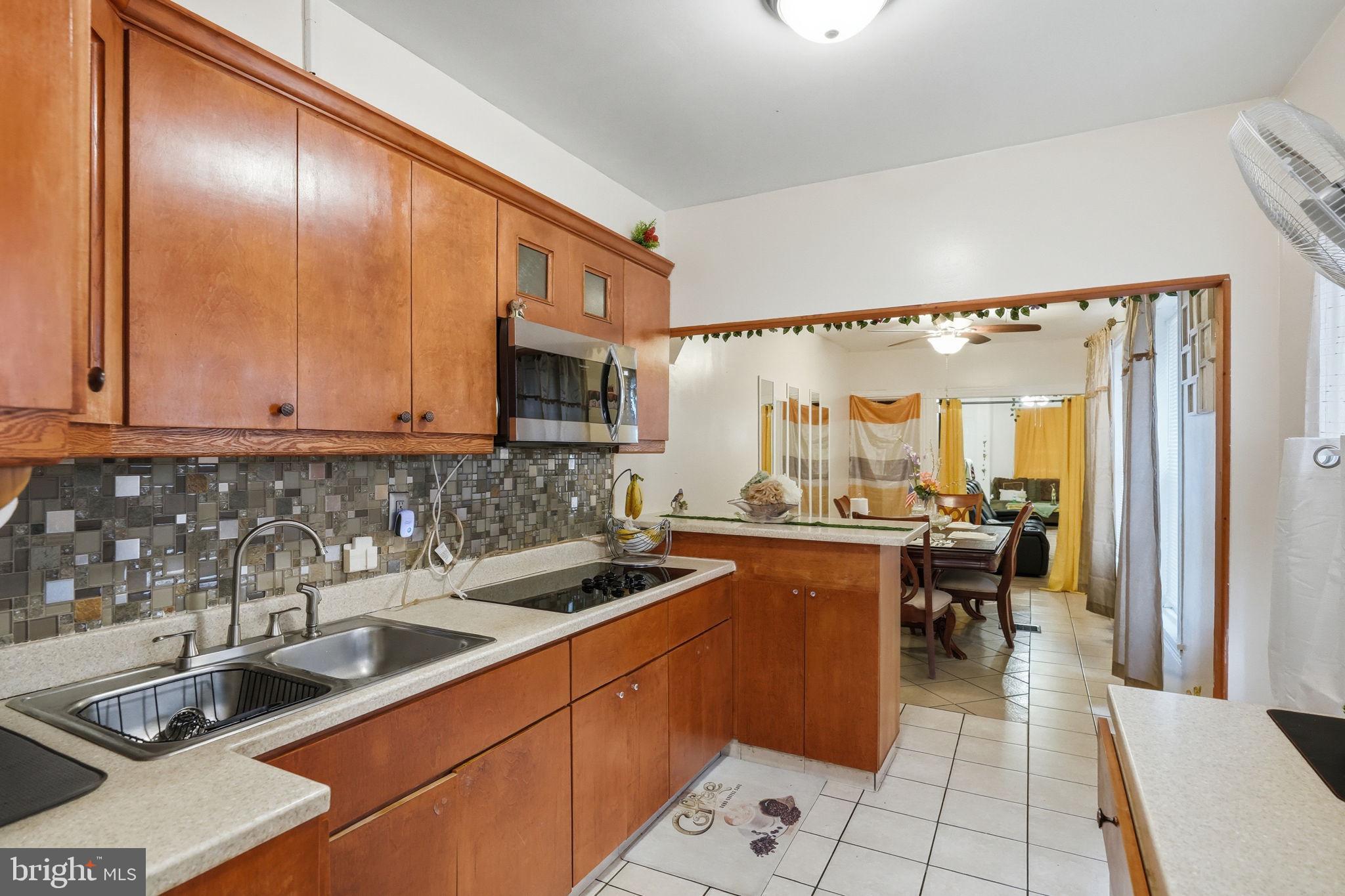 325 Pear Street Reading, PA 19601 - Photo 10 of 40