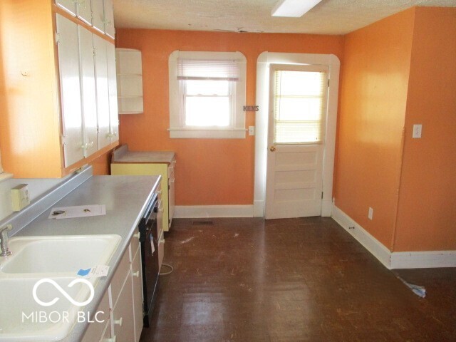 279 East Franklin Street Spencer, IN 47460 - Photo 5 of 17