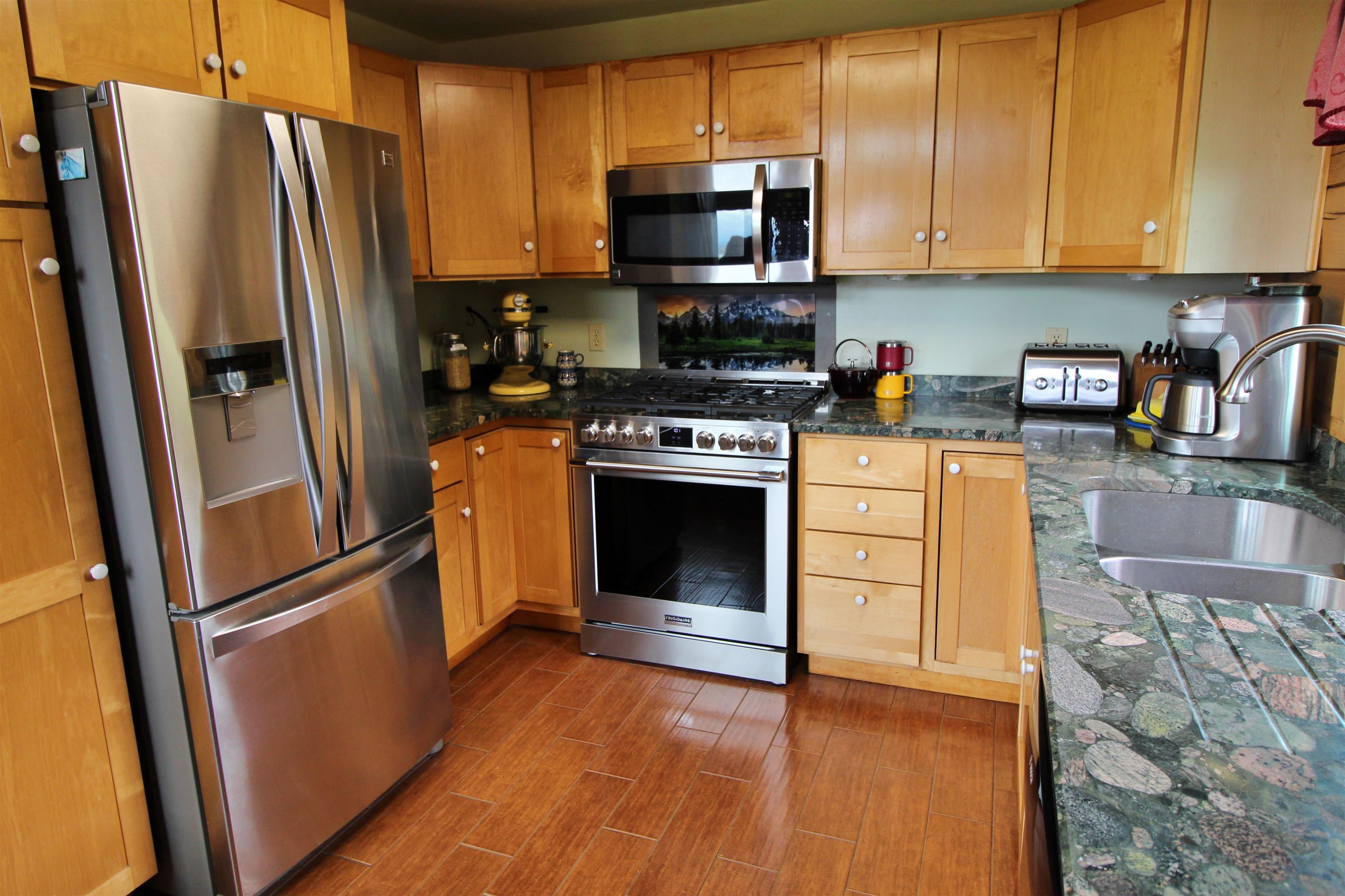 8 Maynard Court Grand Isle, VT 05458 - Photo 17 of 59