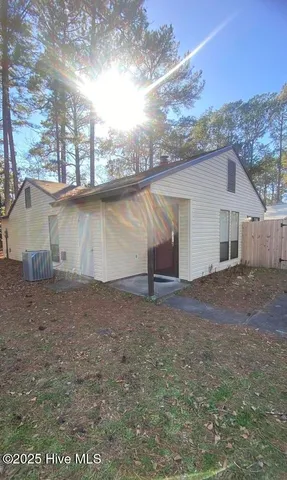 $985 | 106 Twinwood Drive, Jacksonville, NC 28546