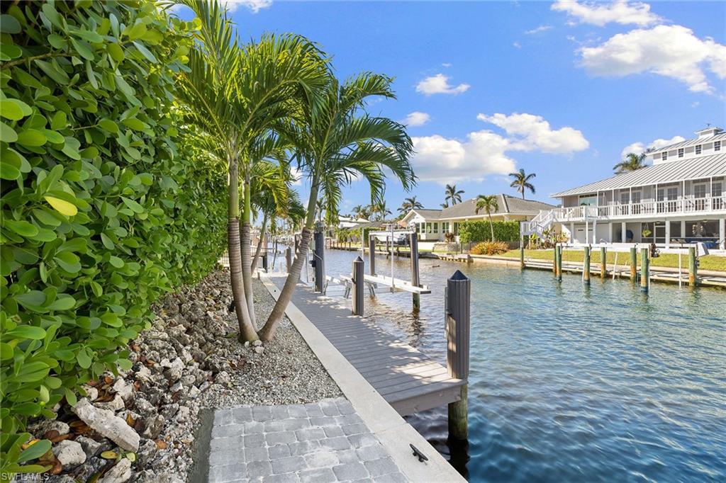 1900 Sandpiper Street Naples, FL 34102 - Photo 45 of 47