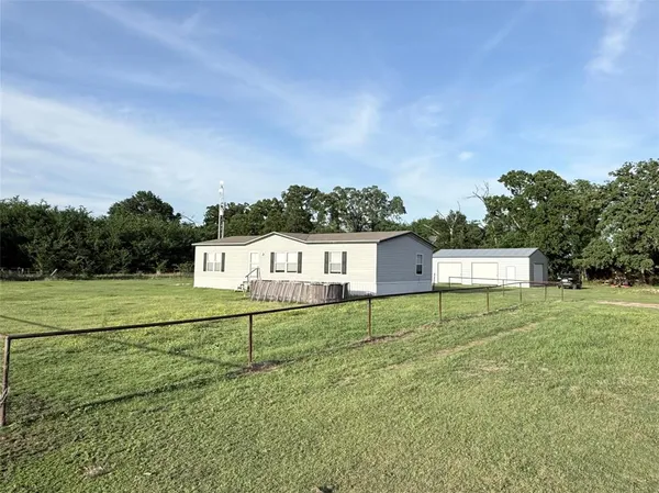$369,000 | 198 Railroad Drive, Mabank, TX 75156