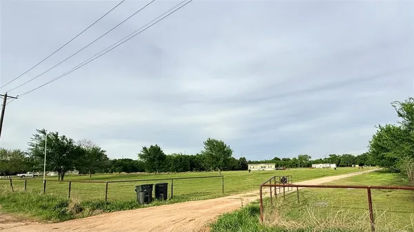 $369,000 | 198 Railroad Drive, Mabank, TX 75156
