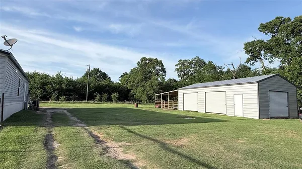 $369,000 | 198 Railroad Drive, Mabank, TX 75156