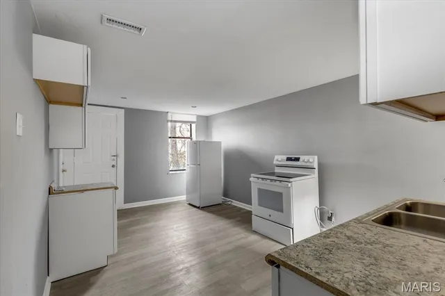 $260,000 | 3325 Chippewa Street, St. Louis, MO 63118