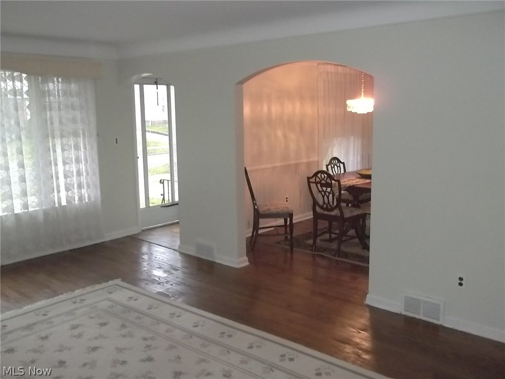 1368 Gordon Road Lyndhurst, OH 44124 - Photo 11 of 25