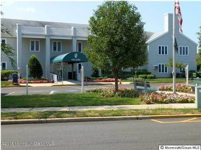 93 F Halls Croft Road, Unit 1000 Freehold, NJ 07728 - Photo 8 of 8 Clubhouse