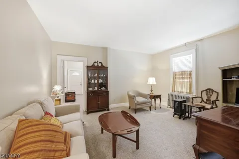 $2,400 | 82 Maple Avenue, Morristown, NJ 07960