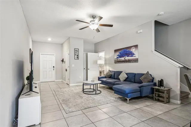 $2,800 | 4415 Globe Thistle Drive, Tampa, FL 33619
