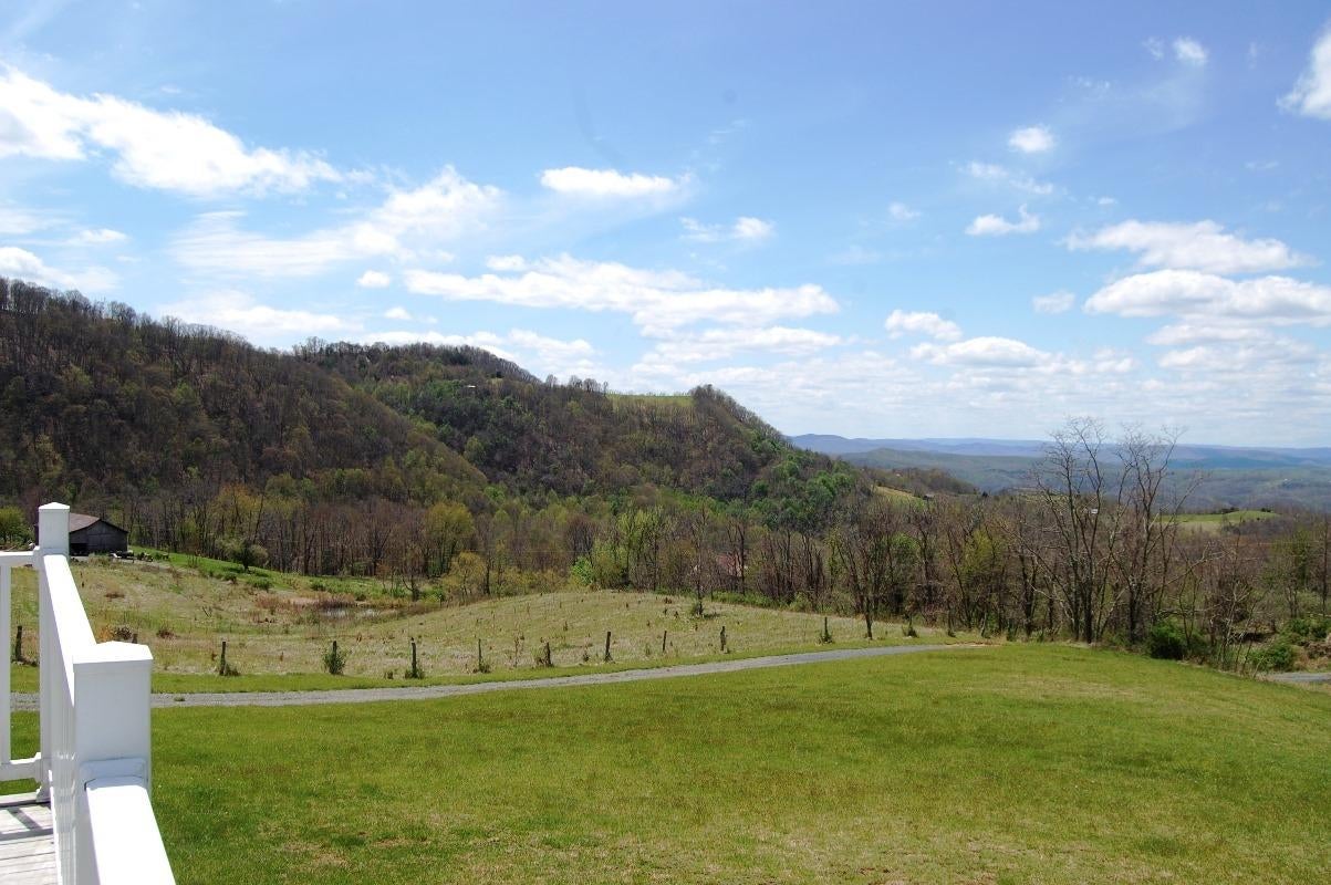 168 Reynolds Road Union, WV 24983 - Photo 9 of 15 Gallery Image 9