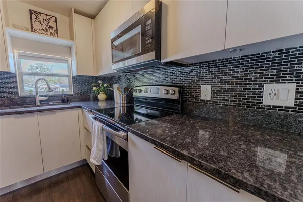 $2,200 | 203 West Crest Avenue, Tampa, FL 33603