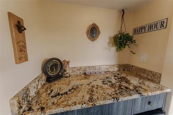$2,200 | 203 West Crest Avenue, Tampa, FL 33603